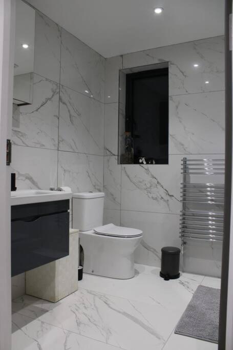 5 Star Apartment London Eksteriør bilde