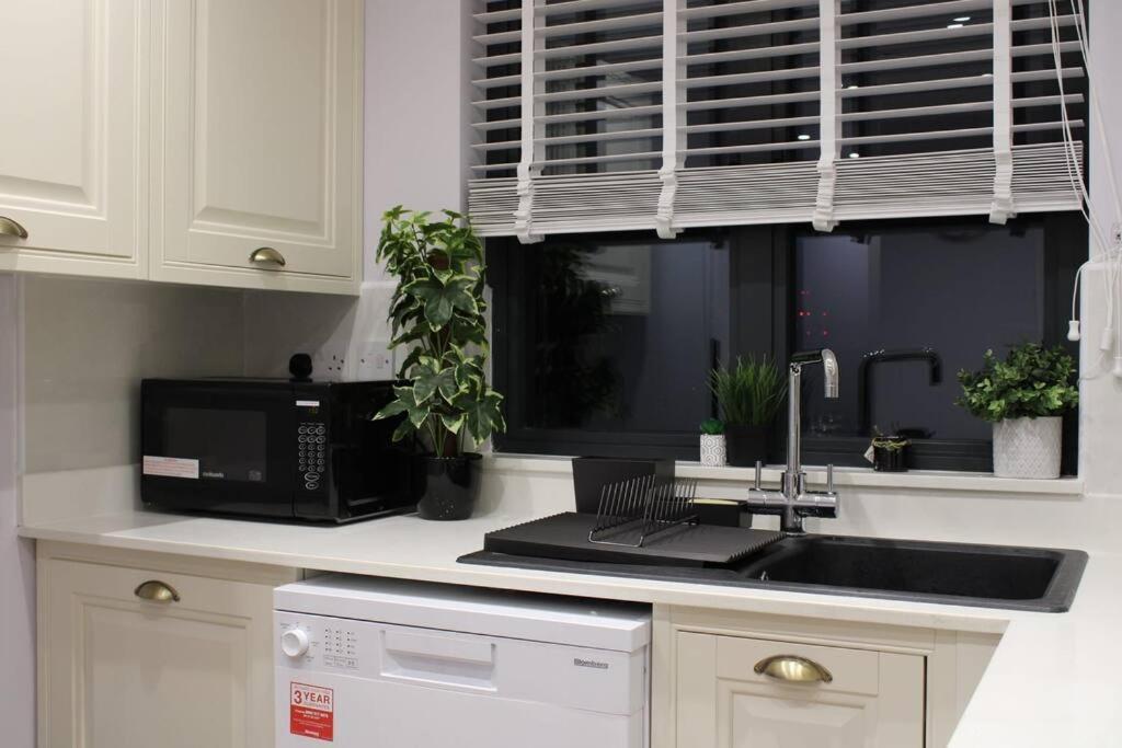 5 Star Apartment London Eksteriør bilde